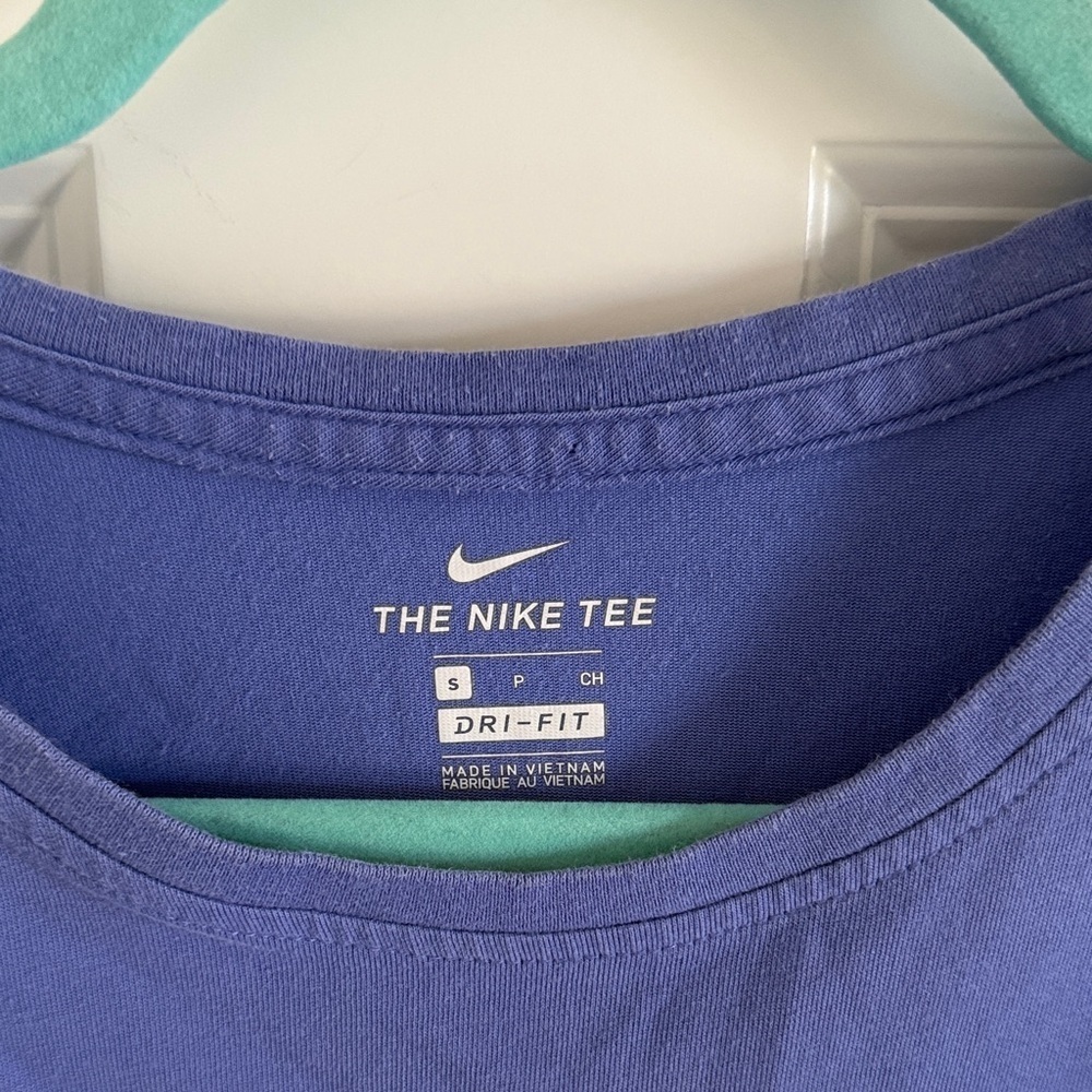 Nike Purple Tank Top with Logo Patch Size Small - Picture 3 of 6